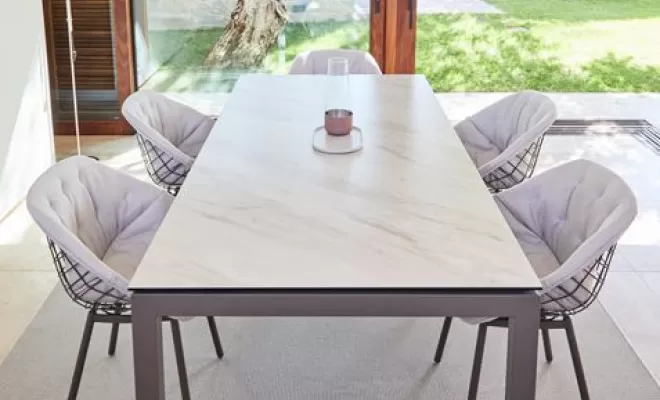 Mise en place de mobilier exterieur à Vierzon, proche de Bourges, Chateauroux et Issoudun, Vierzon, Cuisines et Meubles Patrigeon