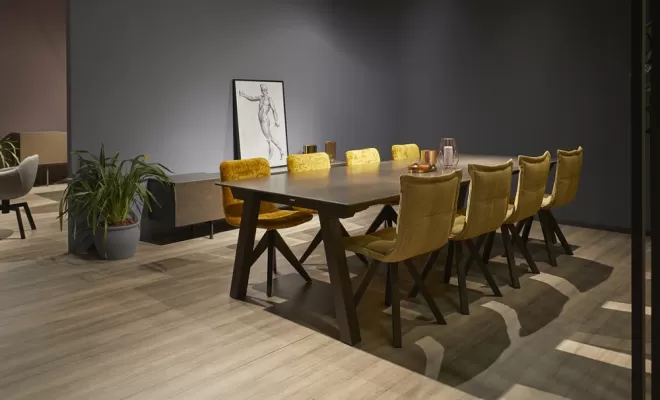 Mise en lumière de la table et chaises à Vierzon, proche de Bourges, Issoudun et Châteauroux, Vierzon, Cuisines et Meubles Patrigeon
