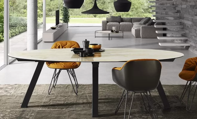 Mise en lumière de la table et chaises à Vierzon, proche de Bourges, Issoudun et Châteauroux, Vierzon, Cuisines et Meubles Patrigeon